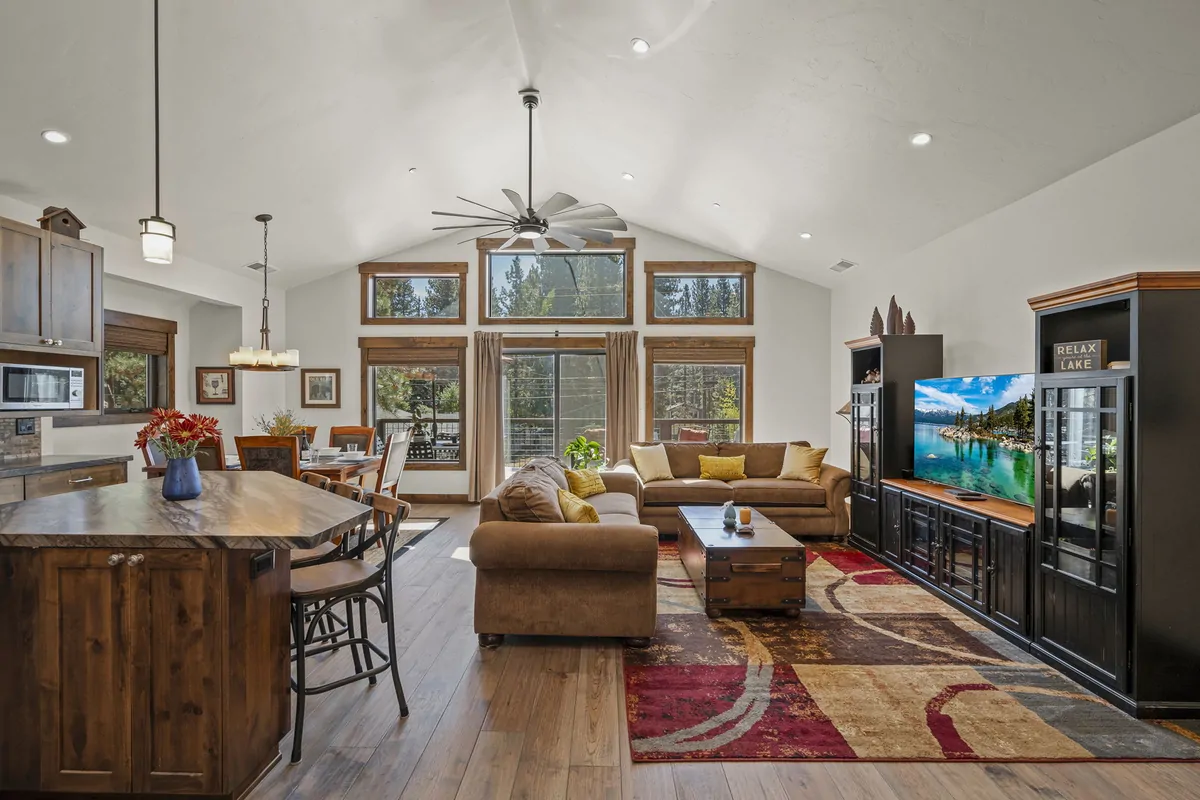 Living Area-Kings Bear Cabin
