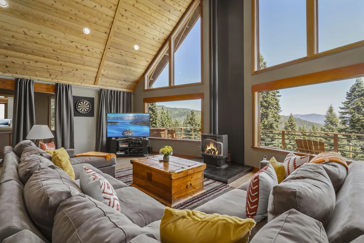 Gas Stove: Falcon's Eye View Retreat