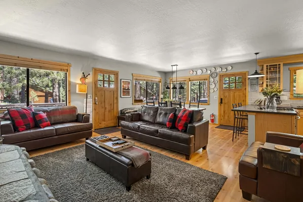 Livingroom and Kitchen bar: Camp Howdy