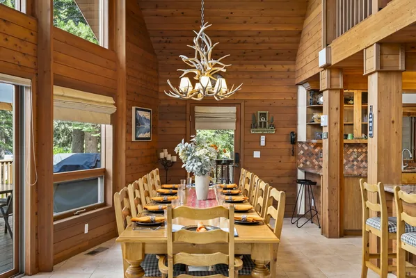 Dining Table - Donner Lake Vacation Lodge