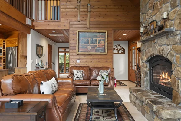 Living Room Couch - Donner Lake Vacation Lodge