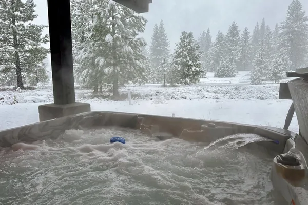 Hot Tub Alpine Greenside Estate Hot Tub