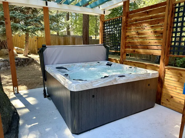 Gateway Getaway with Hot Tub