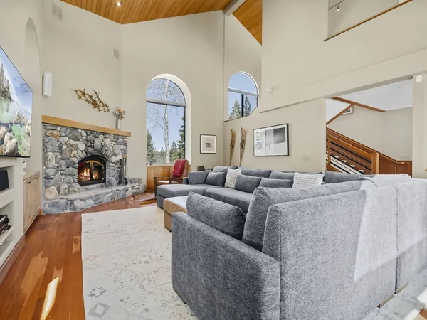 Hilltop Manor in Tahoe Donner