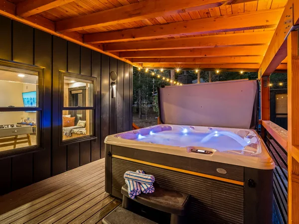 Heart of the Mountain at Palisades Tahoe with Hot Tub