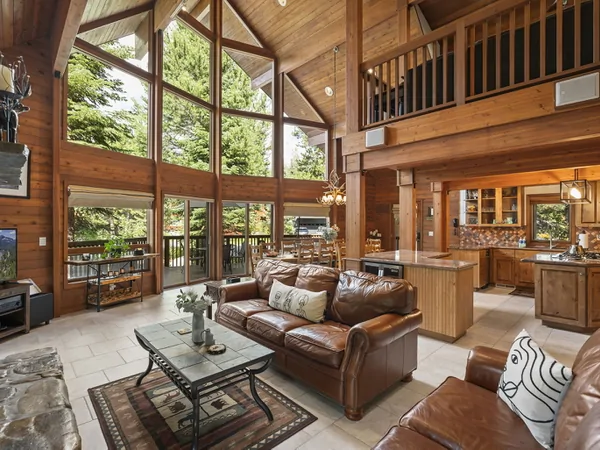 Donner Lake Vacation Lodge