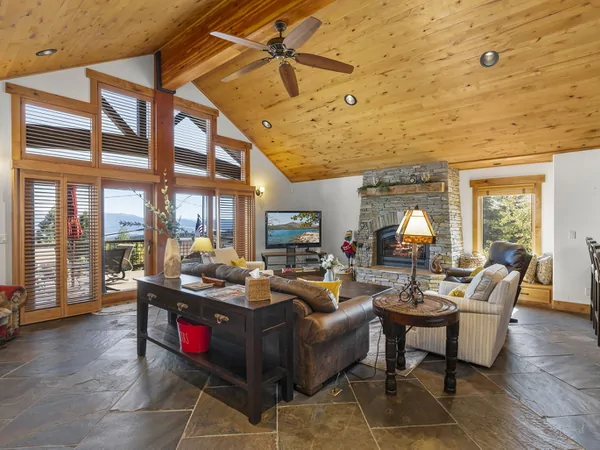 Moonridge Lodge