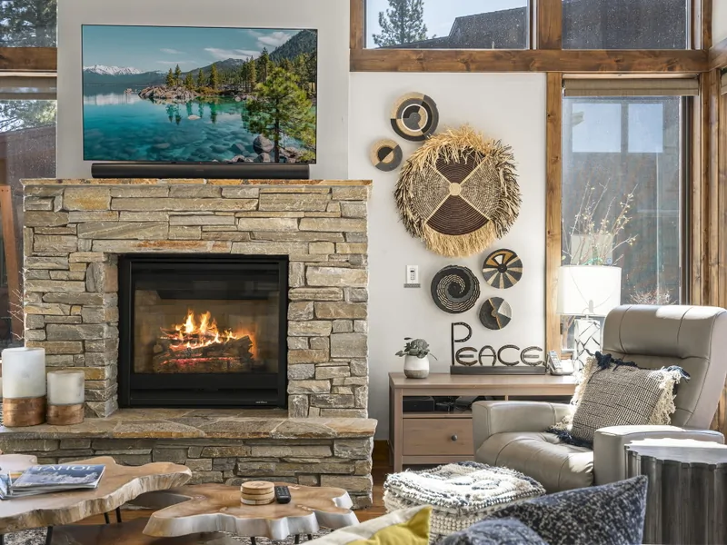 Fireplace Stellar's Nest