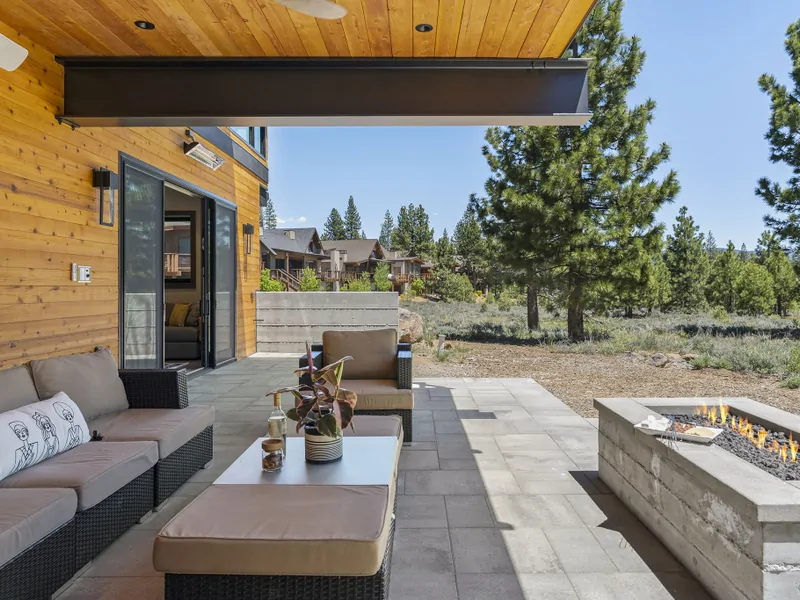 Alpine Greenside Estate Outside Sitting