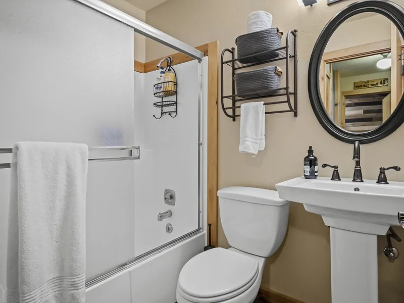 Downstairs Bath: Bear Den at Northstar