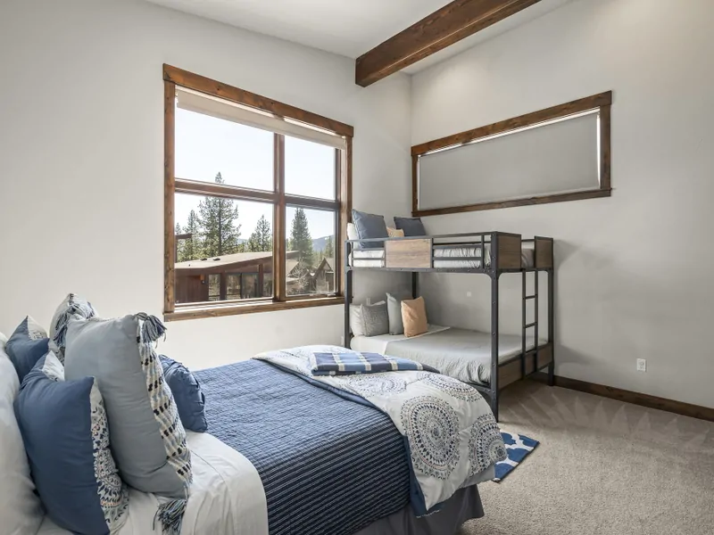 Upper Level Bunk room with 2 Doubles Stellar's Nest