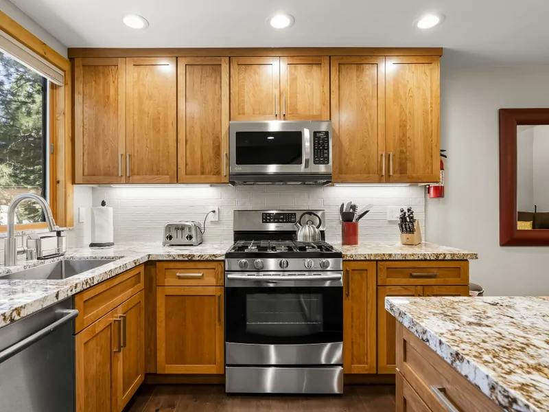 Gold Bend Getaway Kitchen