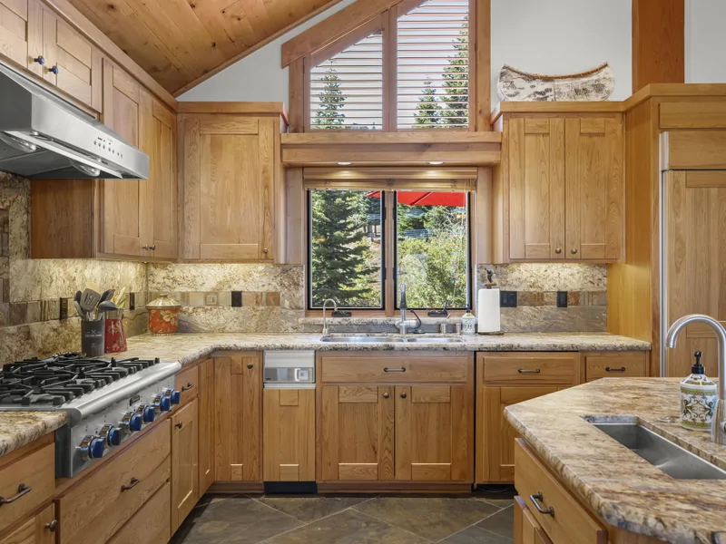Dishes with a View - Moonridge Lodge
