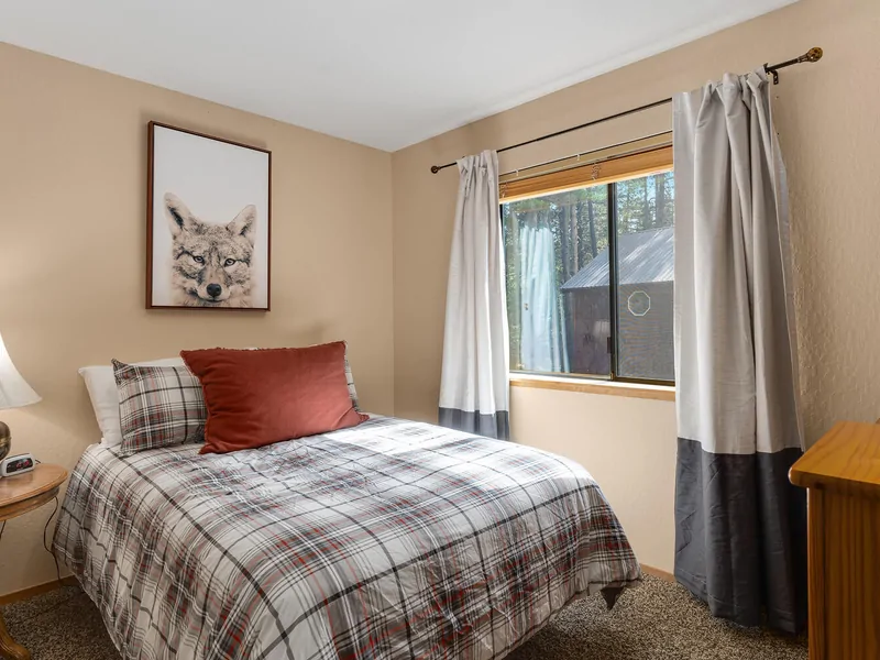 Main Level Guest Bedroom 2: Queen