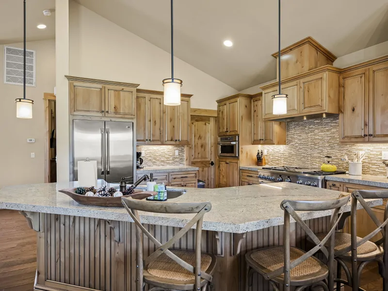 Main Floor: Kitchen Area