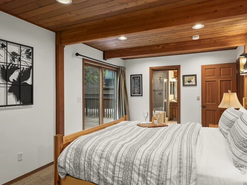 King in the Downstairs Master - Donner Lake Vacation Lodge