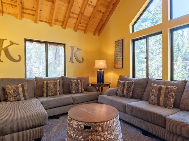 Upstairs Lounge Area: Tahoe Donner Vacation Lodge