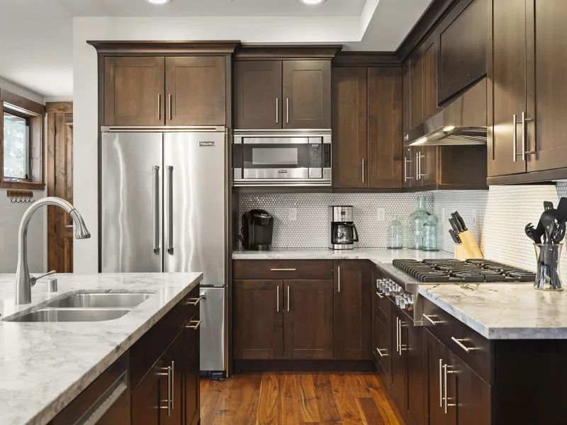Large Kitchen Stellar's Nest