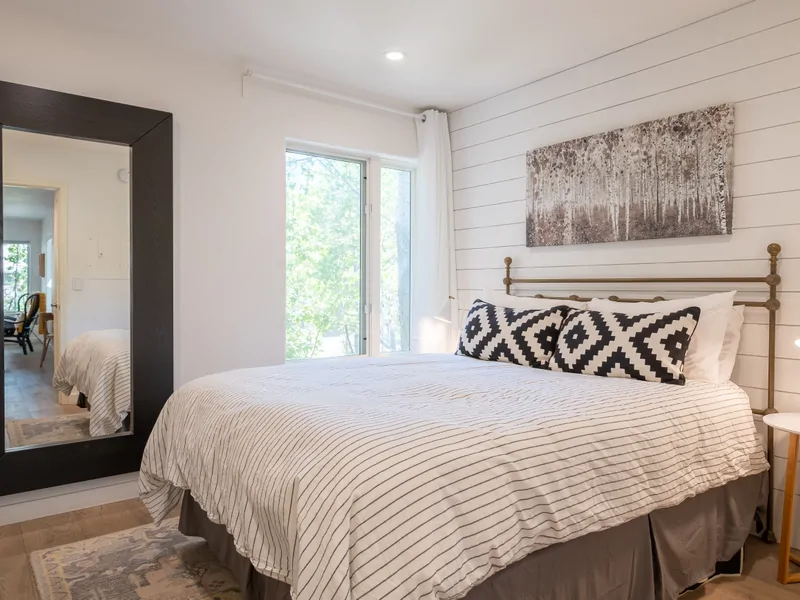 Bedroom 1, 1 Queen, Sleeps 2