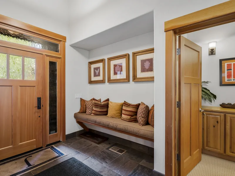Hallway:  Pinyon Creek Upscale Vacation Retreat