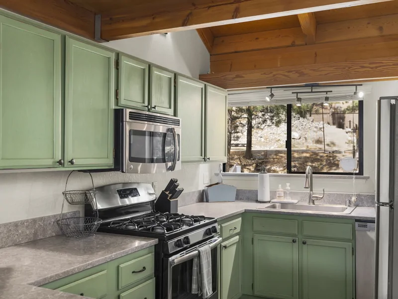 Kitchen - Sagebrush Hideaway