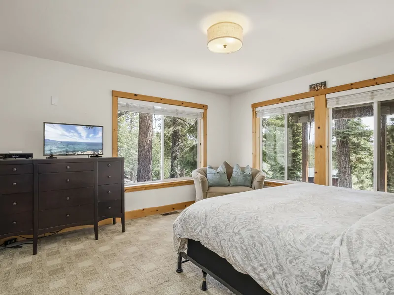 Primary Bedroom, 1 King, Sleeps 2