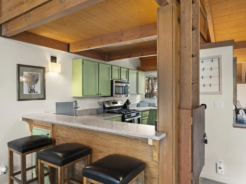 Breakfast Bar - Sagebrush Hideaway