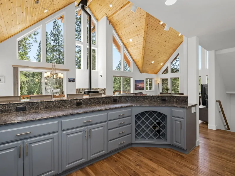 Kitchen: Stony Creek Secluded Lodge