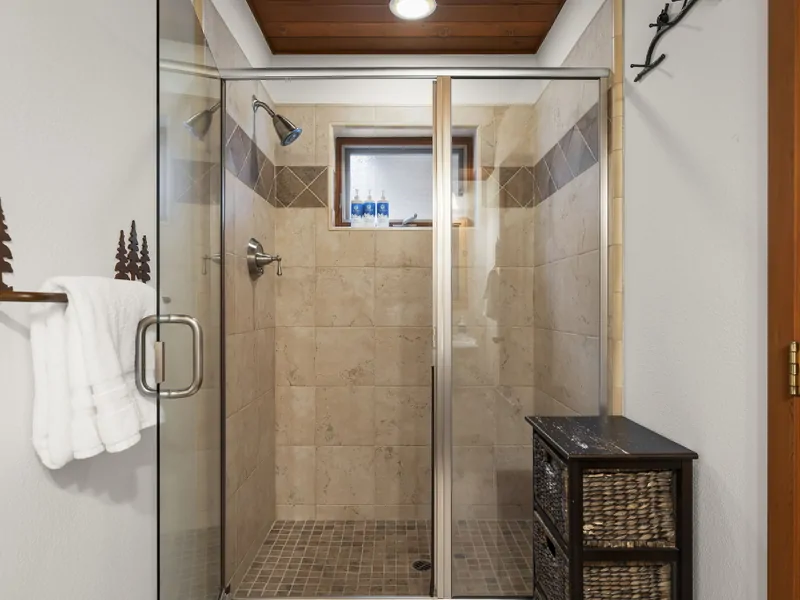 Downstairs Shower - Donner Lake Vacation Lodge