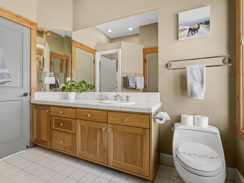 Shared Upstairs Bathroom 3, Full Bath, Shower-tub: Hilltop Manor