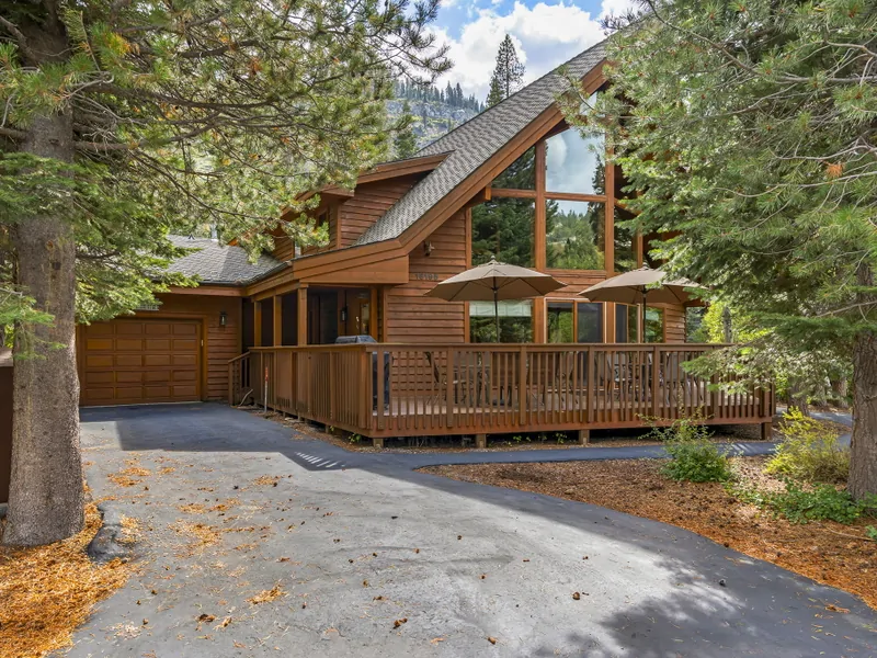 Front of the Home - Donner Lake Vacation Lodge