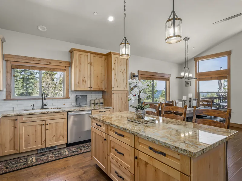 Kitchen:  Mountain View Lodge