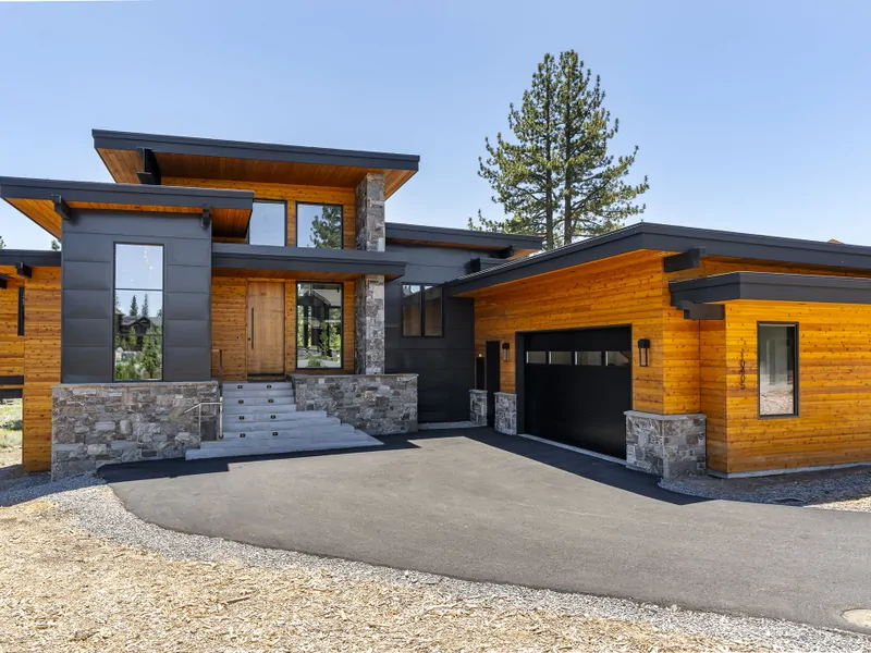 Alpine Greenside Estate Front of the Home