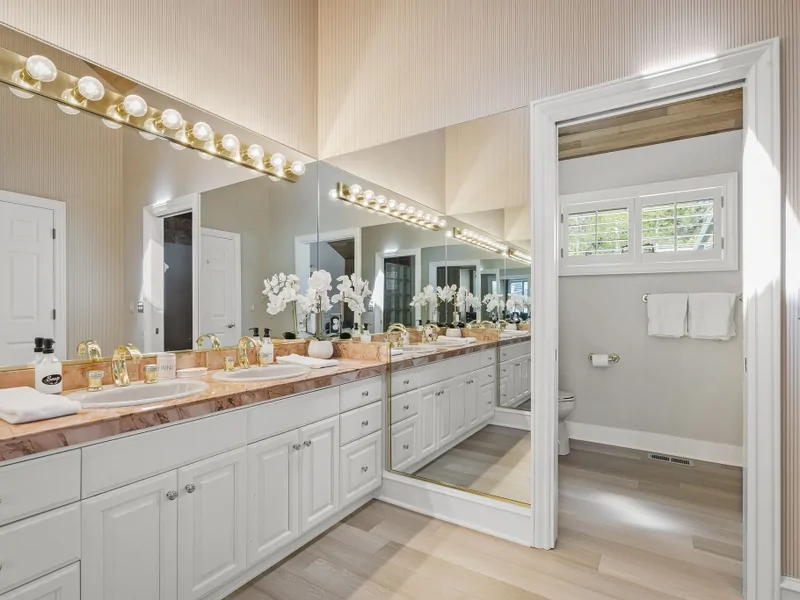 Upper Primary Bath, Walk-in shower: Northstar Home Away From Home