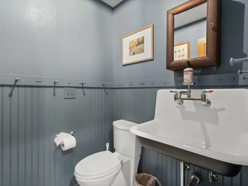 Half Bath: Heritage Crest Tahoe