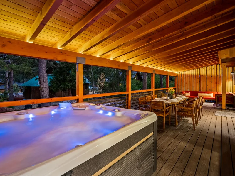 Hot Tub at Heart of the Mountain