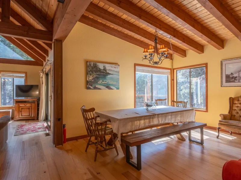 Dining Room Table Area: Tahoe Donner Vacation Lodge