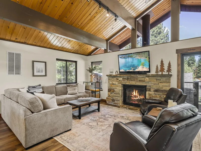 Main Floor : Living Room: Mountainscape Oasis