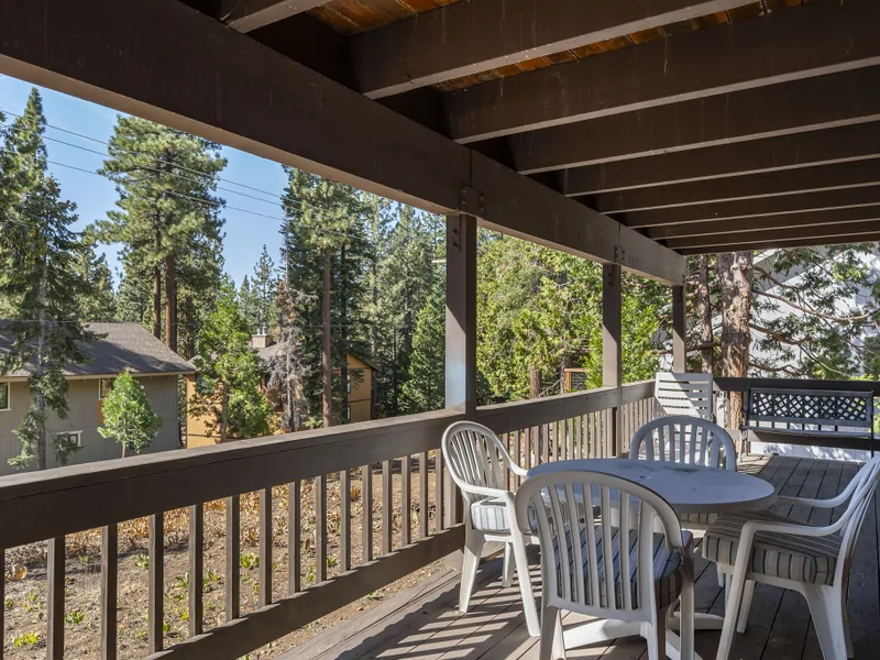 Downstairs Table: Heritage Crest Tahoe