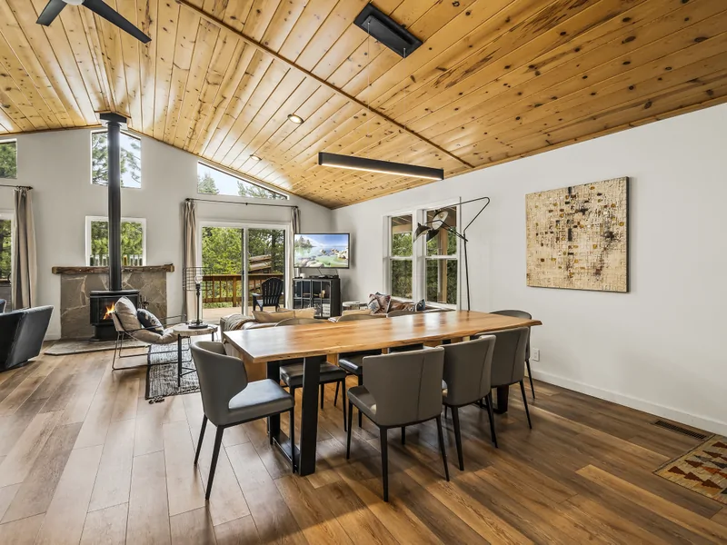 Dinning Table: Exquisite Alpine Chalet