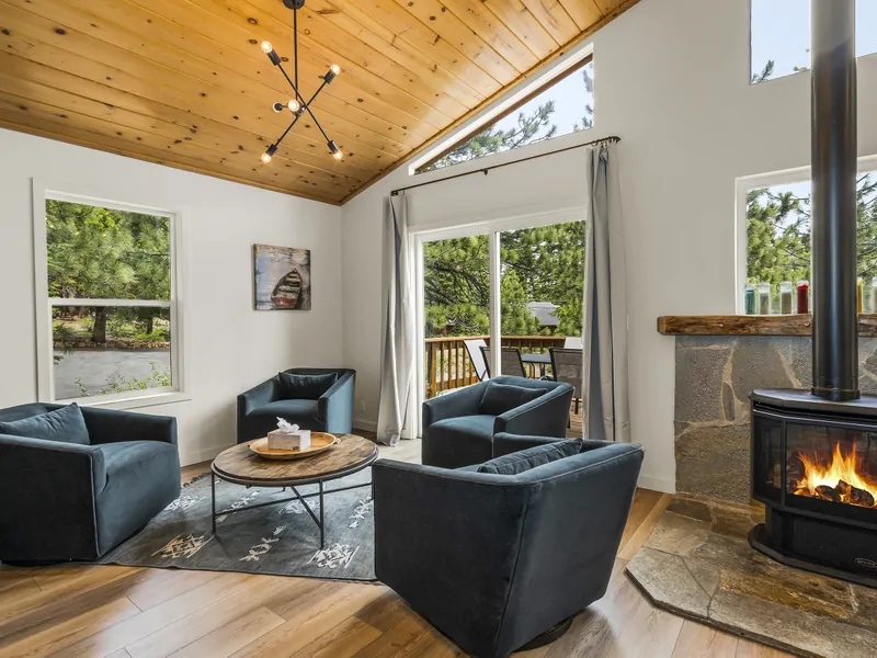 Lounge Area: Exquisite Alpine Chalet