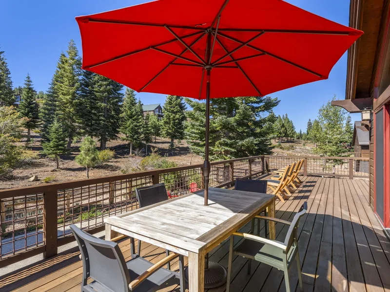 Back Deck - Moonridge Lodge