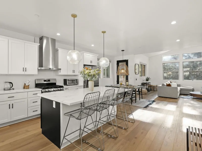 Kitchen Island with Breakfast Nook for Four