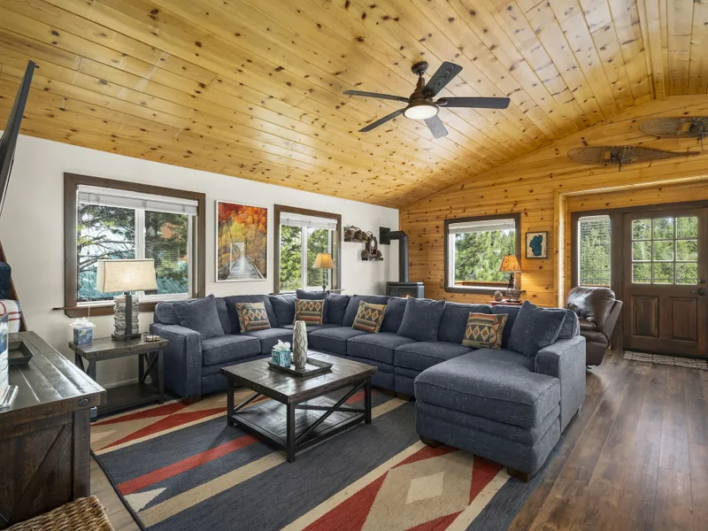 Living room: Mountain Relaxation Haven