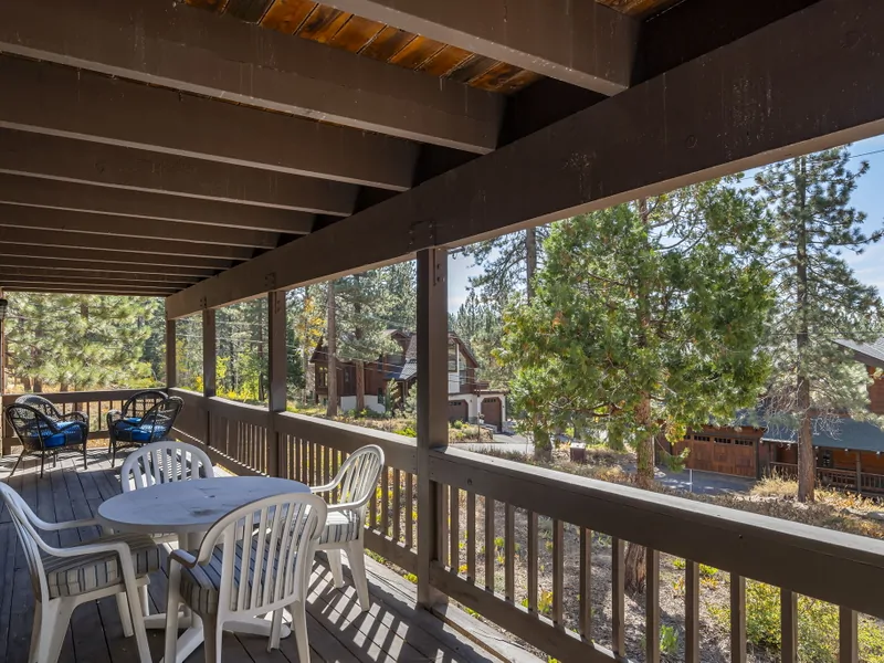Downstairs Table: Heritage Crest Tahoe