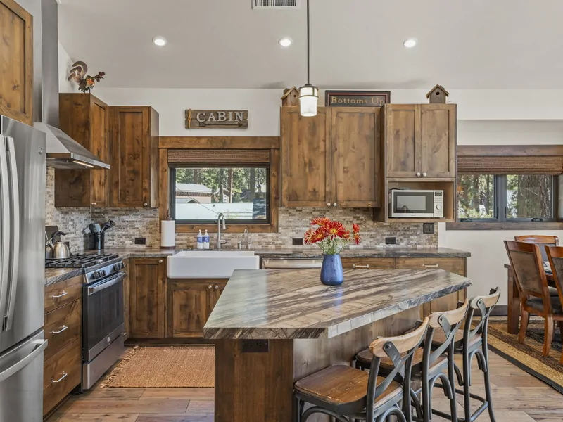 Kitchen- Kings Bear Cabin