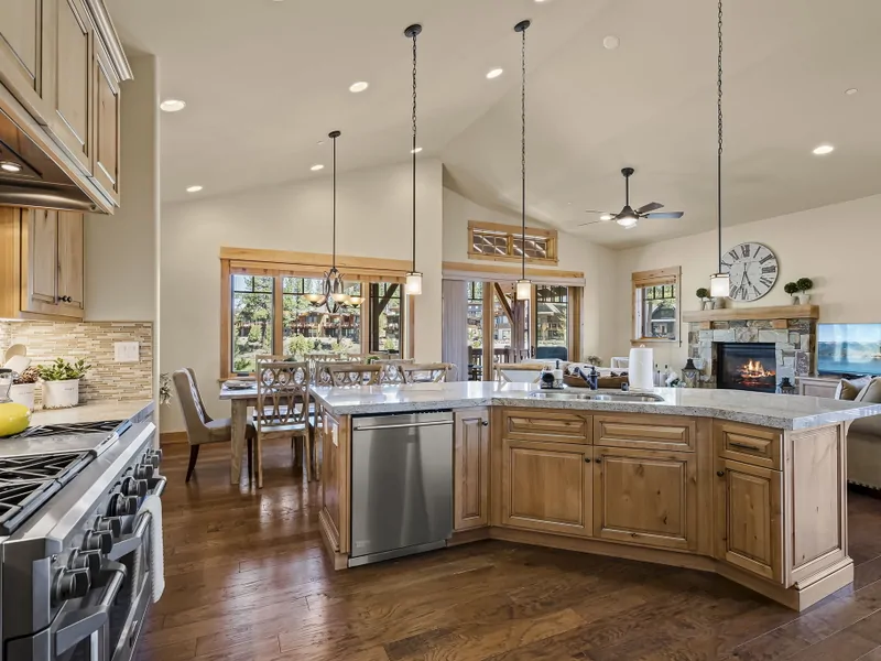 Main Floor: Kitchen and Dining Area