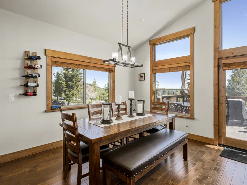 Dining Room:  Mountain View Lodge