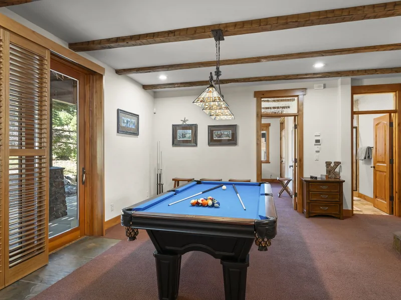 Pool Table - Moonridge Lodge