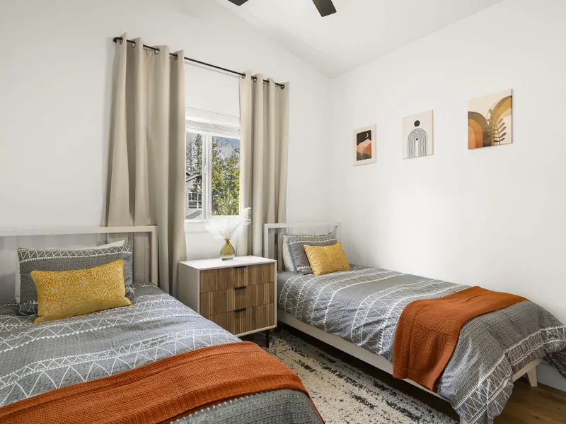 Bedroom 3, 2 Twins, Sleeps 2